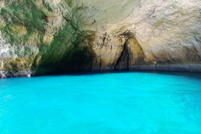 Boat tour Benagil Caves - The 2-hour route: from Ferragudo to Algar de Benagil