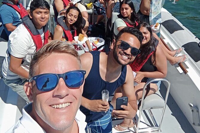 Boat trip along the Golden Coast and Benagil Caves - The crew experience: why the guides matter here