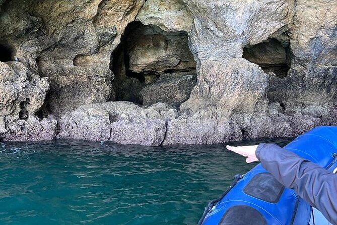 Boat trip along the Golden Coast and Benagil Caves - What to expect on board: seating, closeness, and cave access