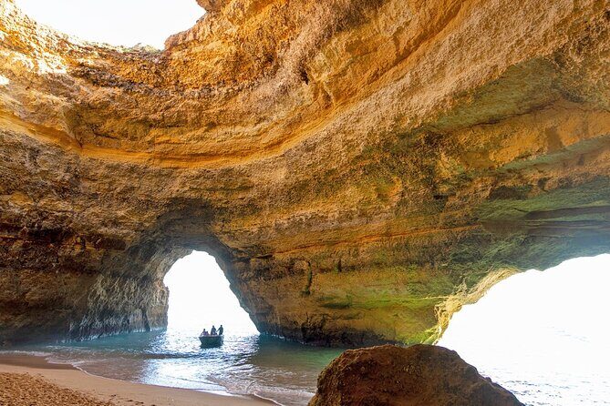 Boat Trip Through the 15 Caves of Benagil - Why this Benagil cave cruise feels different from a simple sightseeing boat