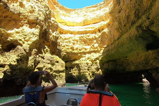 Boat Trip to the Benagil Caves from Armação de Pêra - Algar de Benagil: the main event and how to make it count