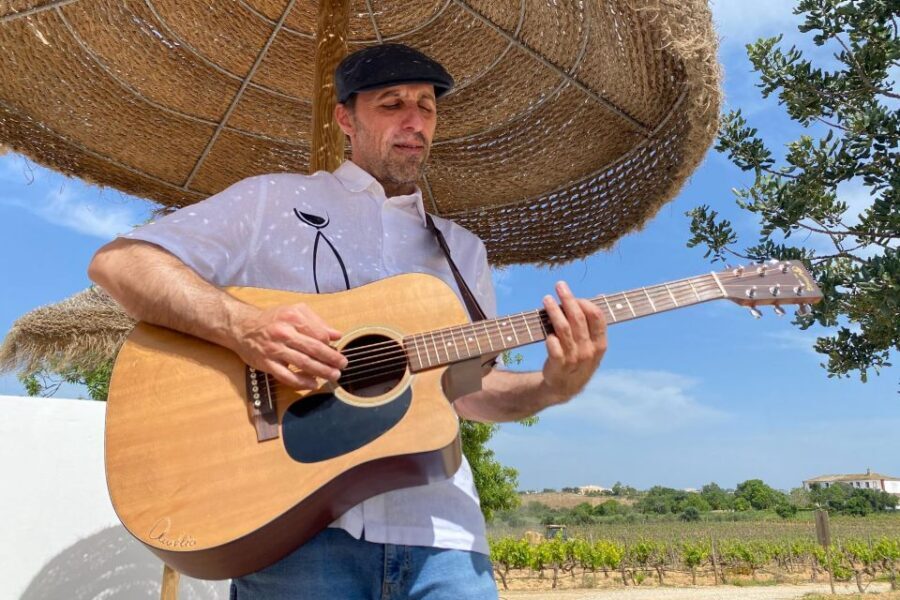 Carvoeiro/Portimão/Alvor: Wine Tour w/ Tasting, Tapas, Music - What happens at the end: shopping bottles and local treats