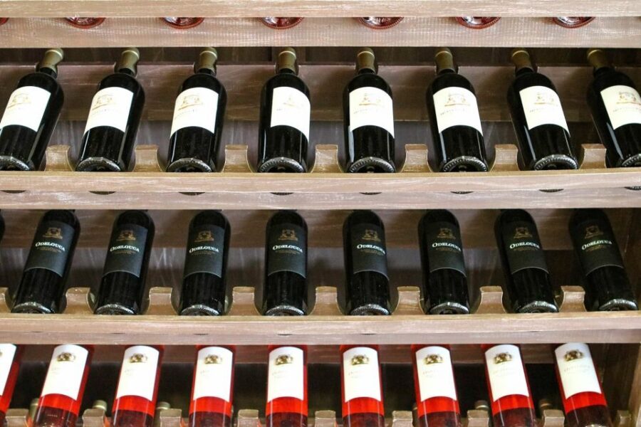 Carvoeiro/Portimão/Alvor: Wine Tour w/ Tasting, Tapas, Music - Who should book this wine tour (and who might not love it)