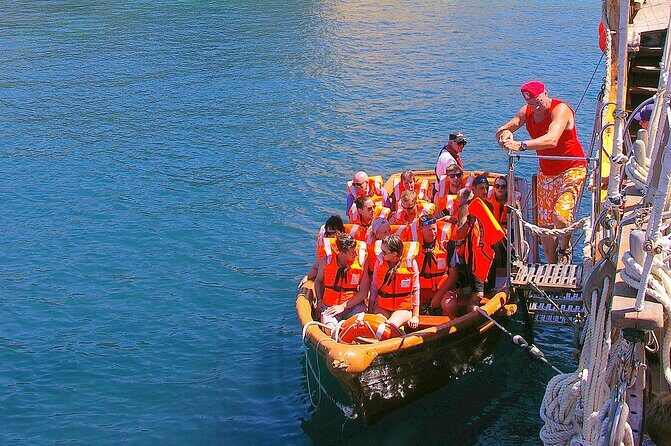 Cruise 2, Benagil - Morning - Caves 11:30H - 14:00H - Santa Bernarda: the other cave stop that makes the trip feel complete