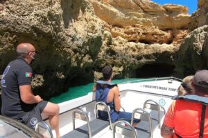 Exclusive Boat Tour to the Benagil Caves - Praia de Nossa Senhora da Rocha: rustic coast with a fishing connection