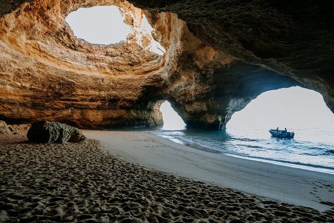 Exclusive Boat Tour to the Benagil Caves - Praia do Barranquinho: that long stretch of sand you’ll want to measure
