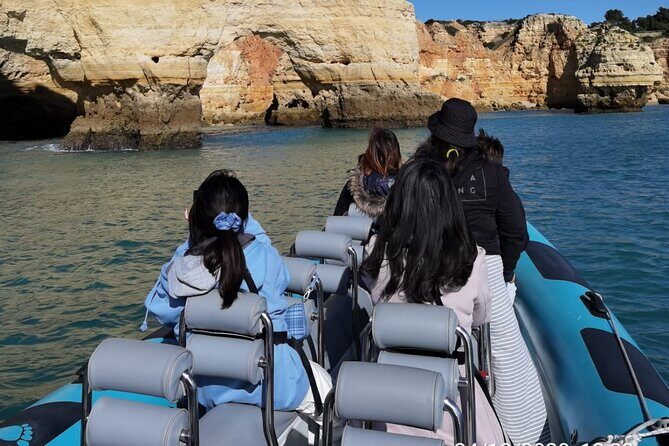 Express tour to Benagil Cave & Marinha - Where you meet: Clube Naval de Portimão (and why it helps)