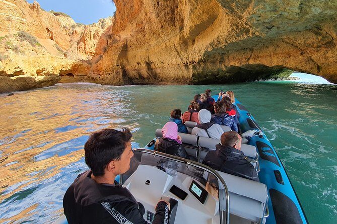 Express tour to Benagil Cave & Marinha - Licensed guide time: how to get more from the ride