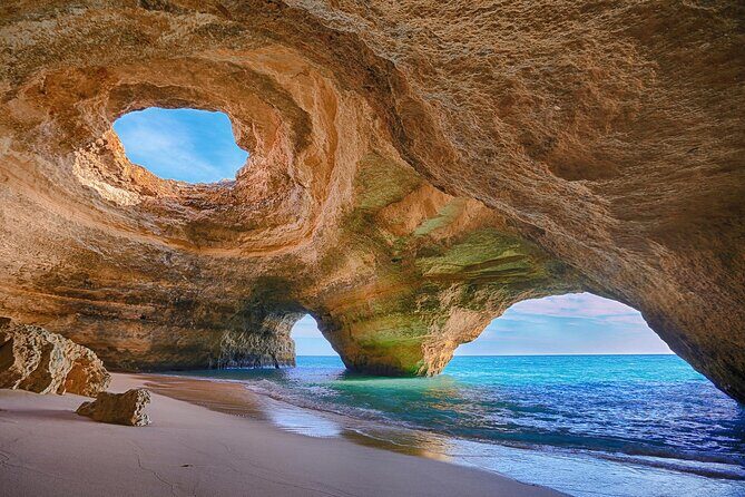 Paddleboarding adventure at Benagil caves - Key highlights worth planning for