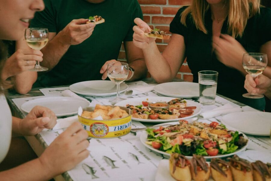 Portimão: Guided Local Food Tour - Mercado Municipal de Portimão: the smart way to start a food tour