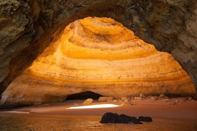 Portimão Private Boat Tour Caves Circuit and Coast Sightseeing - Entering the Algarve by Sea: Portimão, Caves, and the Benagil Focus