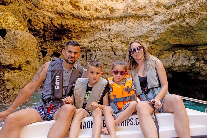Private Benagil Cave Tour - Boat trip from Armação de Pêra - A 10-Person Private Boat From Armação de Pêra