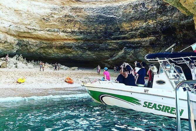 Private Tour - Benagil & Marinha Beach (Max 8PAX) - How the private format changes your cave experience