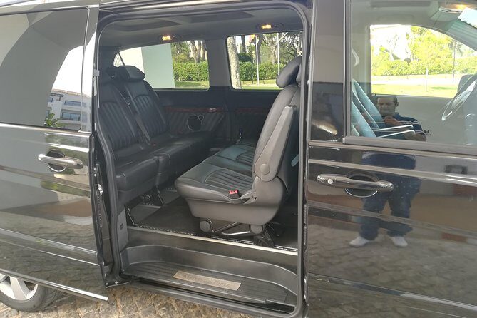 Private Transfer from Alvor to Faro Airport (1-4 pax) - Communication and the driver experience: what to expect day-of