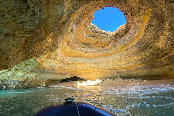 Sunrise Benagil Full Caves Tour - Guides, languages, and the small-group vibe